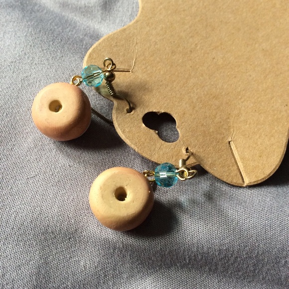 Donut fish hook earrings - Picture 3 of 4